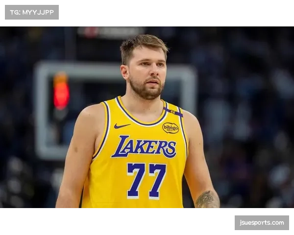 东契奇持球大核心打法升级,湖人进攻端半场阵地战掌控力提升